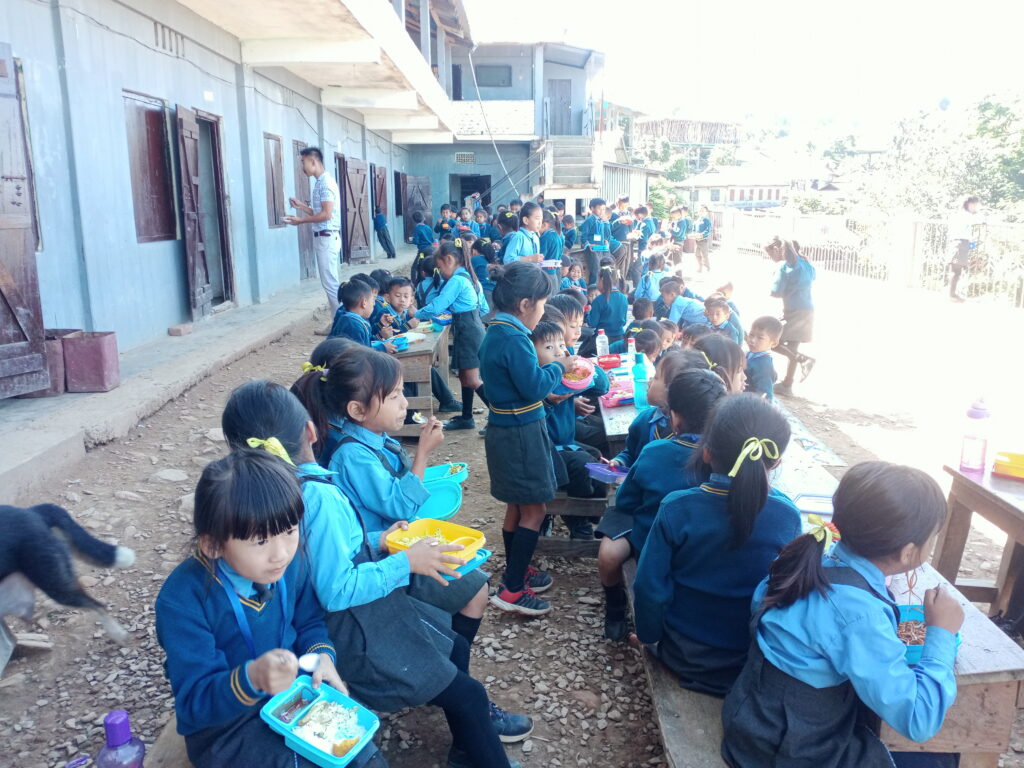 Tiffin - students of mission school pughoboto 